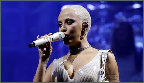 Doja Cat Warns White People To 